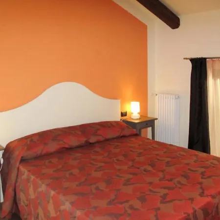 Villa Cà Mia - Nelle Vigne Del Barolo *